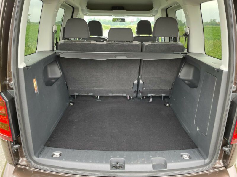 Volkswagen Caddy • 2019 • 94,500 km 15