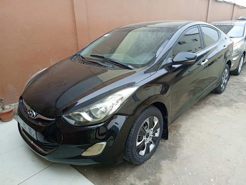 Hyundai Elantra • 2016 • 50,000 km 1