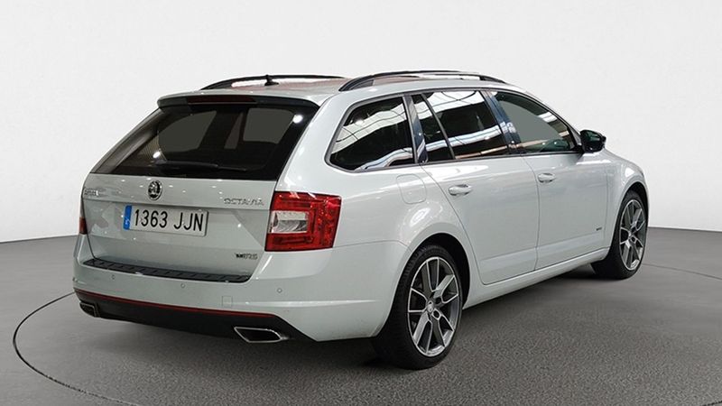 Škoda Octavia • 2015 • 153,850 km 3