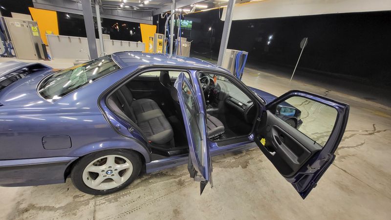 BMW 3 Series • 1994 • 300,200 km 6