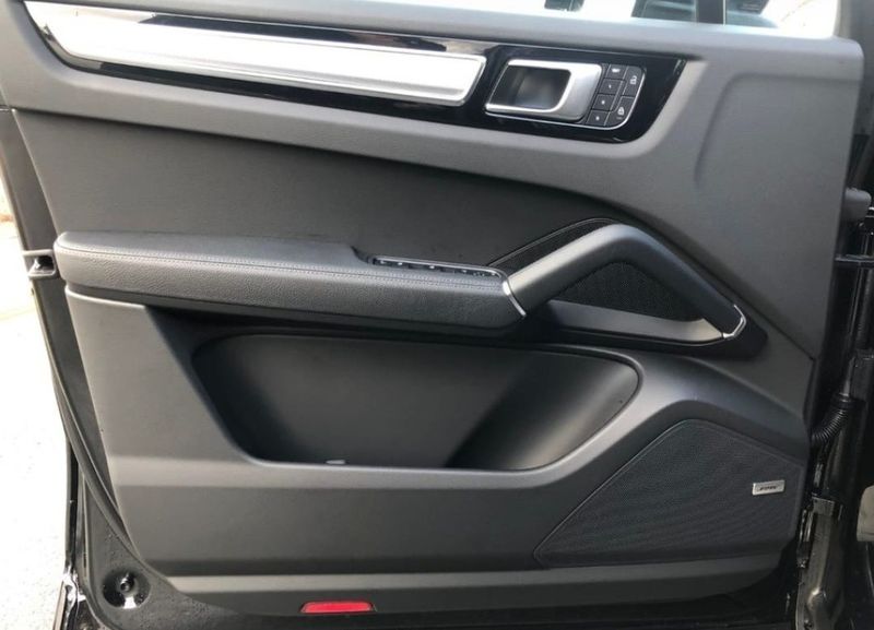 Porsche Cayenne • 2022 • 1,500 km 11