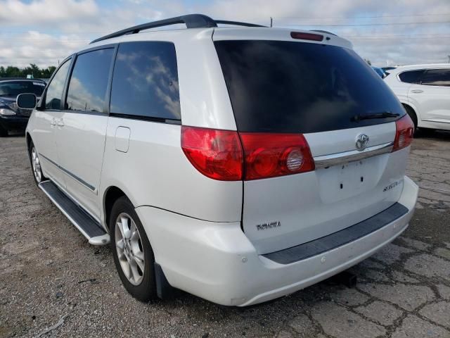 Toyota Sienna • 2006 • 2 km 4