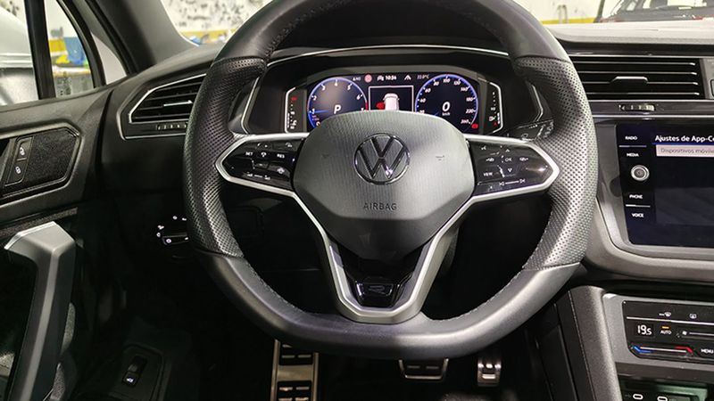Volkswagen Tiguan • 2024 • 10,200 km 15