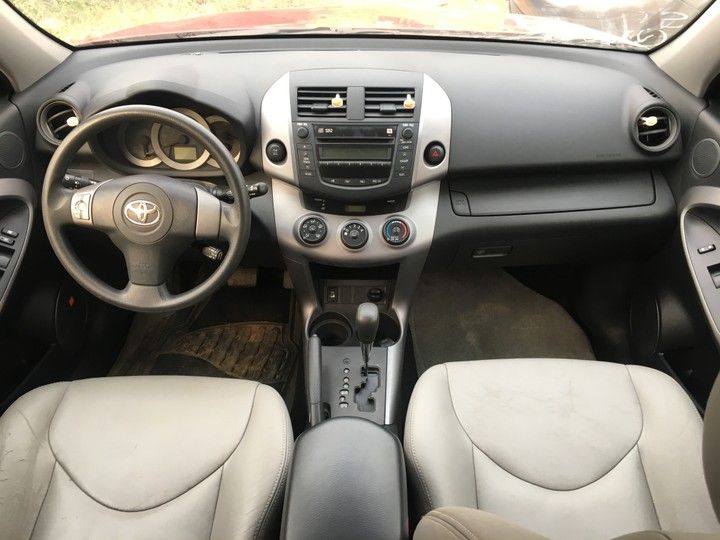 Toyota RAV4 • 2013 • 24 km 4