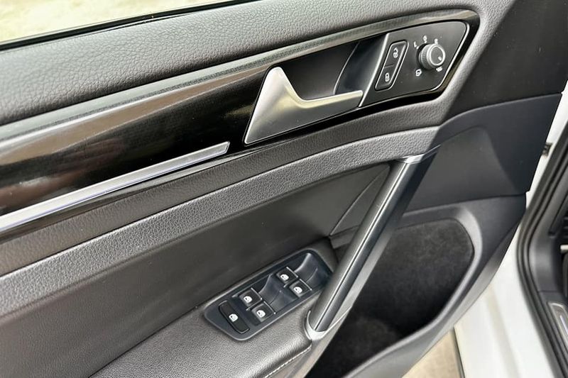 Volkswagen Golf R32 • 2018 • 80,000 km 5