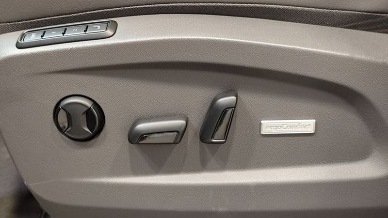 Volkswagen Multivan • 2024 • 3,979 km 9