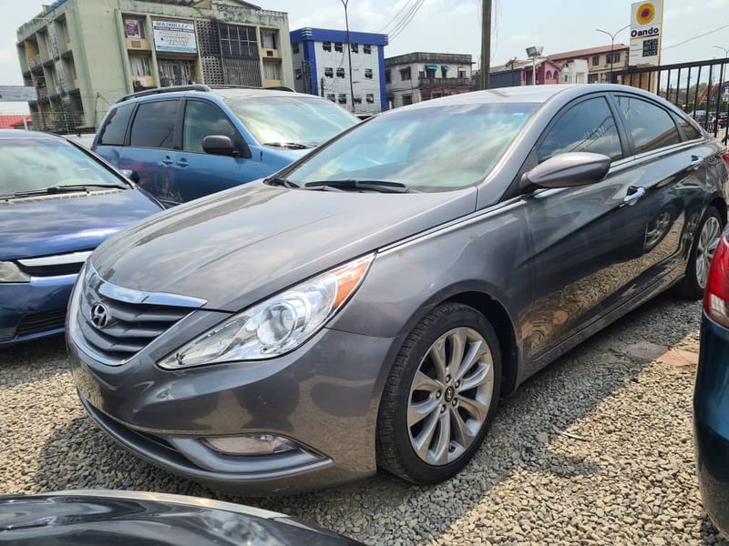 Hyundai Sonata • 2011 • 79,052 km 1