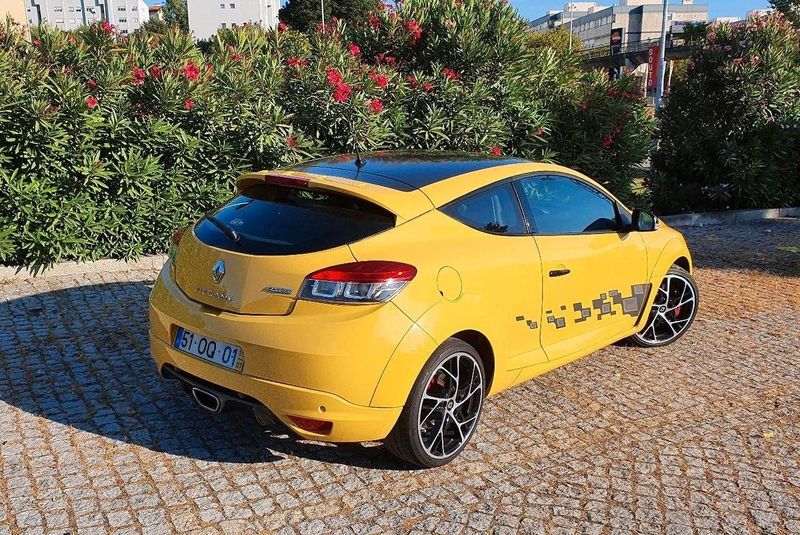 Renault Mégane Coupé • 2010 • 89,999 km 2