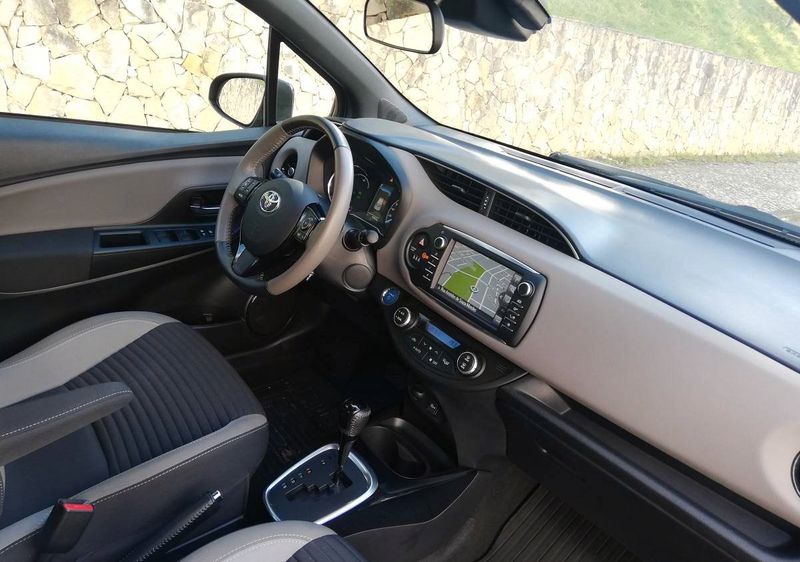 Toyota Yaris • 2018 • 9,999 km 5