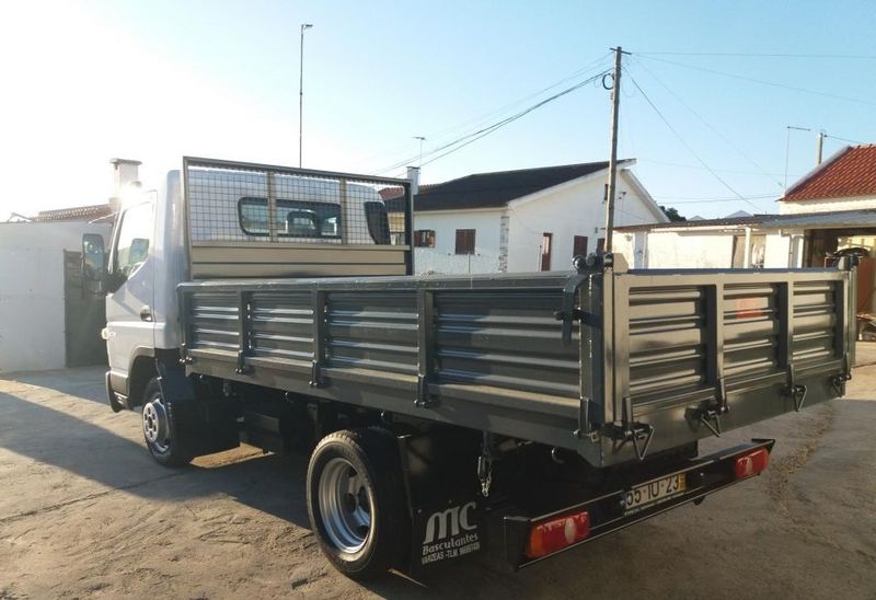 Mitsubishi Fuso canter • 2010 • 70,000 km 3