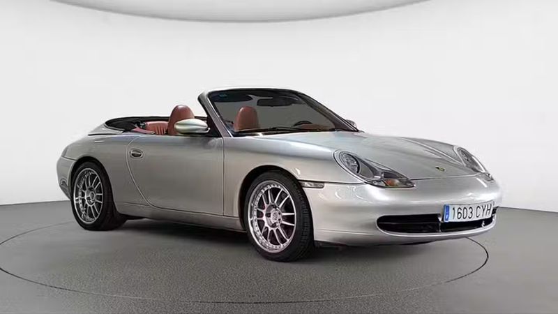 Porsche 911 Carrera Cabrio • 1999 • 97,135 km 3
