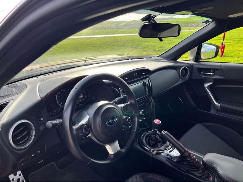 Subaru BRZ • 2019 • 45,000 km 4