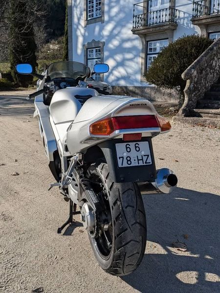 Honda cbr-1000rr • 1997 • 33,000 km 3
