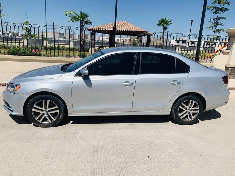 Volkswagen Jetta • 2016 • 89,000 km 5