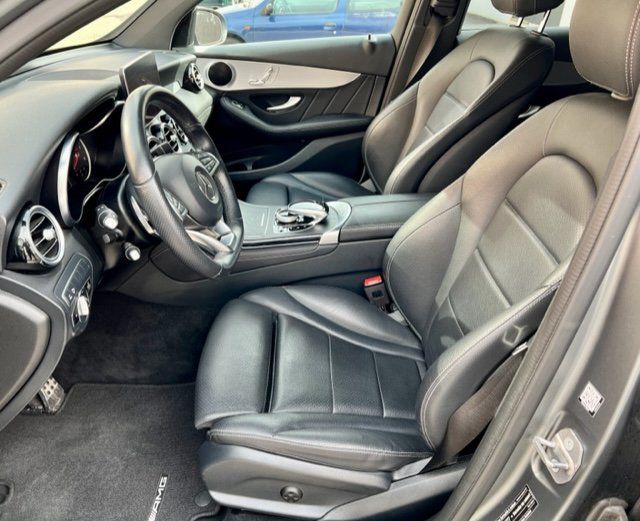 Mercedes-Benz GLC • 2019 • 105,000 km 10