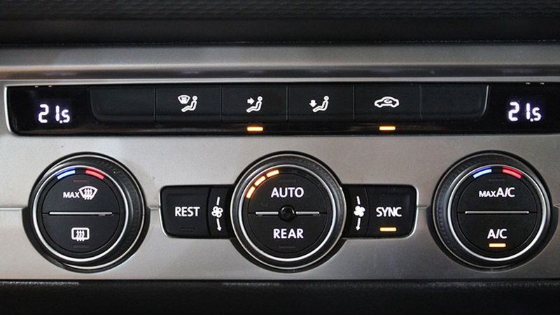 Volkswagen California • 2020 • 71,885 km 38