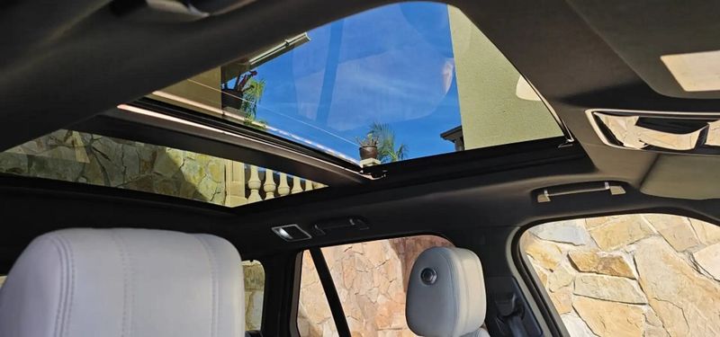 Land Rover Range Rover • 2016 • 197,000 km 3