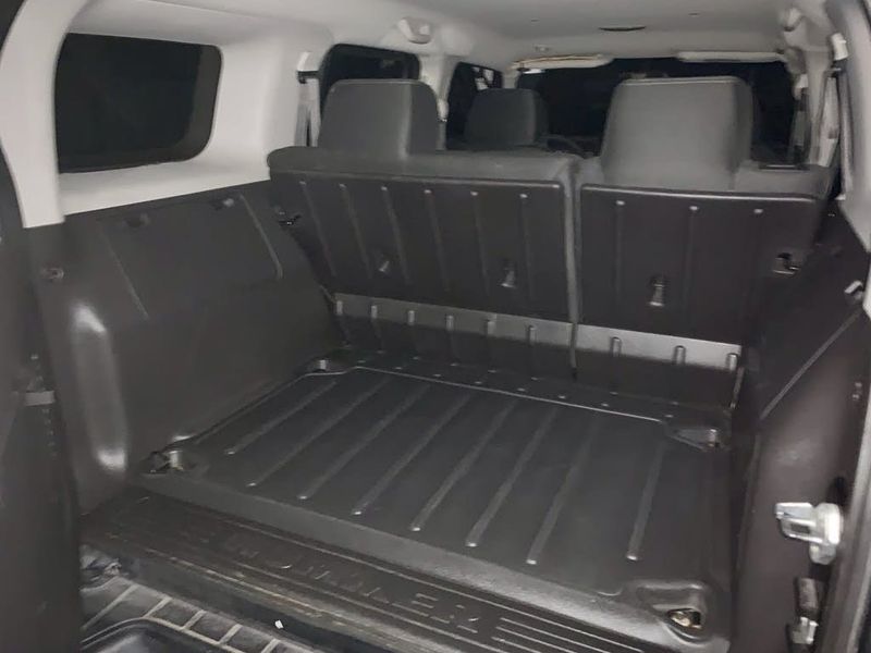 Hummer H3 • 2008 • 117,176 km 5