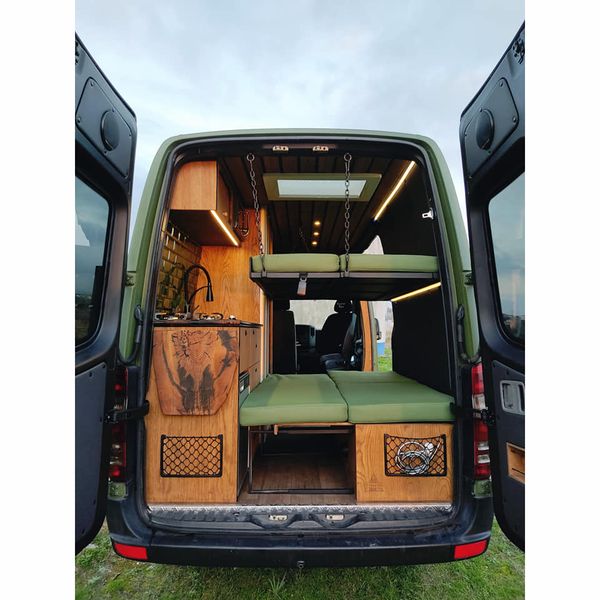 Mercedes-Benz Sprinter • 2009 • 150,000 km 3