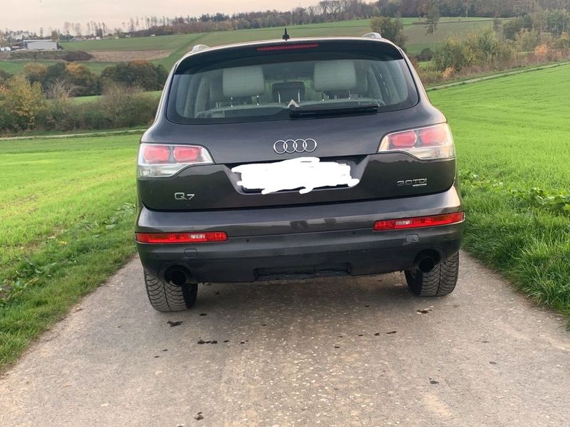 Audi Q7 • 2008 • 282,141 km 4