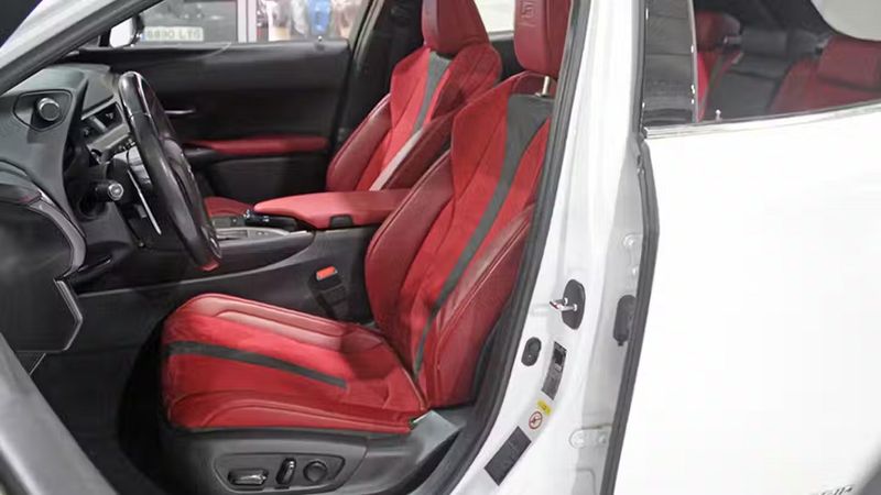 Lexus UX • 2020 • 76,543 km 13