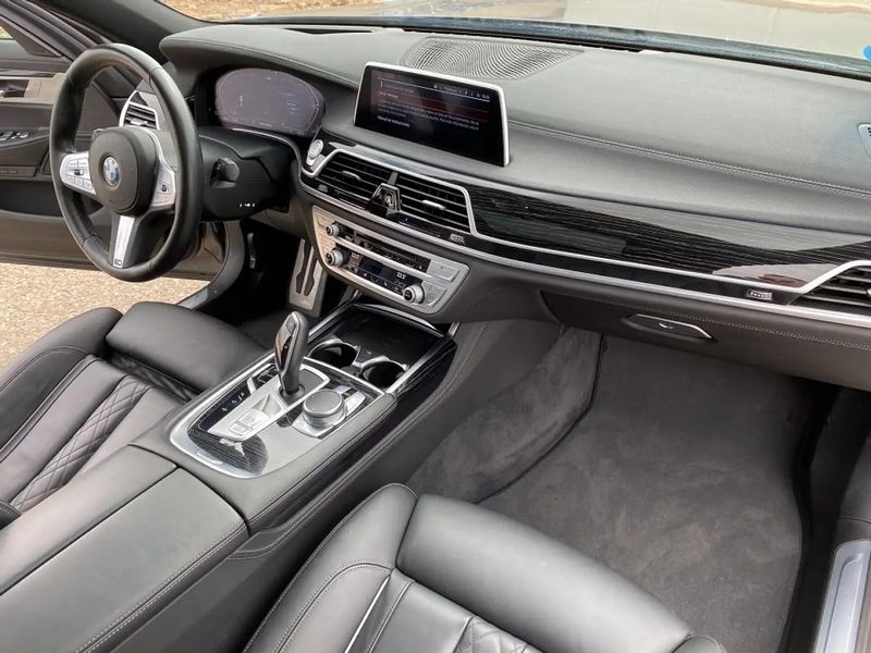 BMW 7 Series • 2022 • 39,000 km 11
