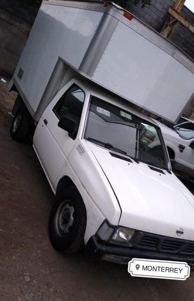 Nissan Pickup • 2004 • 140 km 2