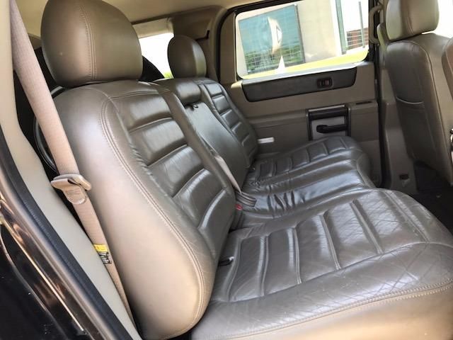 Hummer H2 • 2004 • 191,000 km 9
