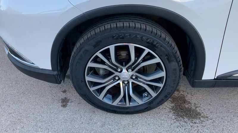 Mitsubishi Outlander • 2016 • 101,700 km 8