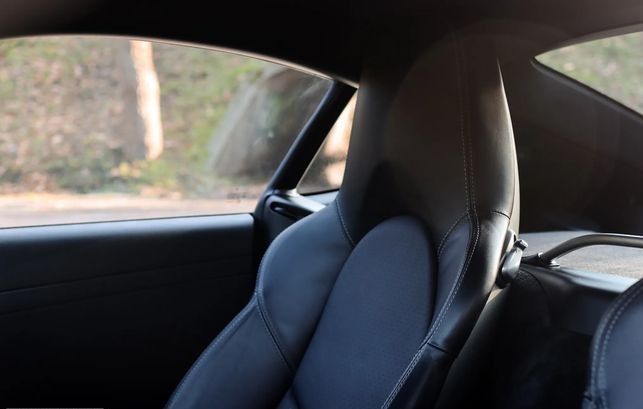 Porsche Cayman • 2009 • 129,000 km 26