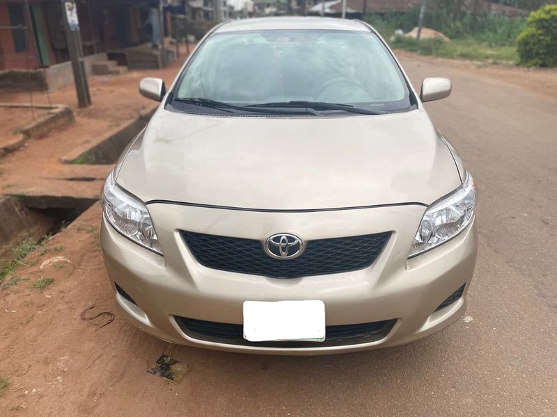 Toyota Corolla • 2010 • 84,953 km 3