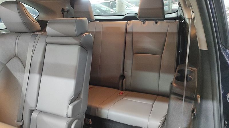 Toyota Highlander Hybrid • 2022 • 34,685 km 7