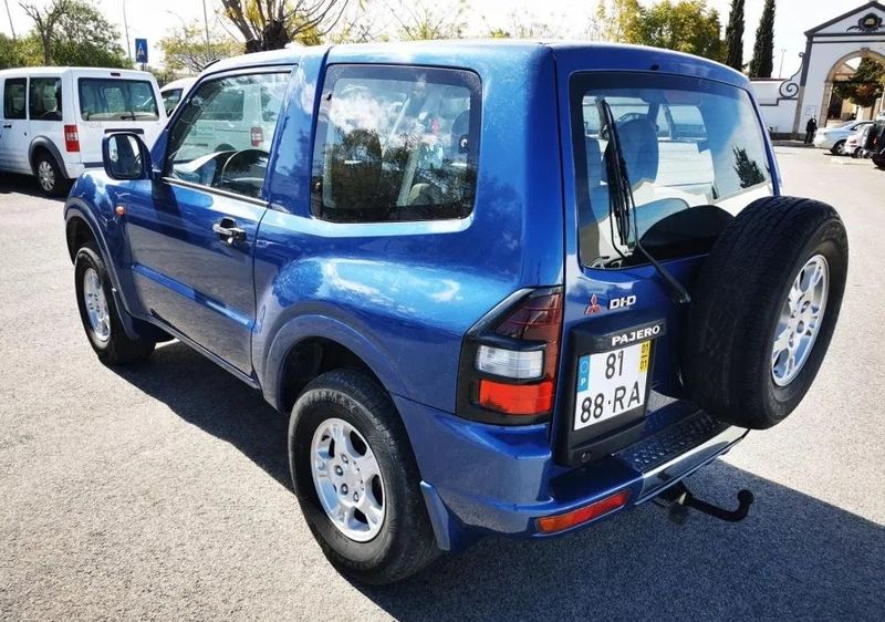 Mitsubishi Pajero • 2001 • 190,000 km 4