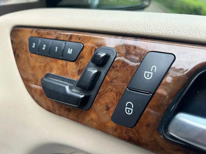 Mercedes-Benz GL-Class • 2015 • 115,000 km 12