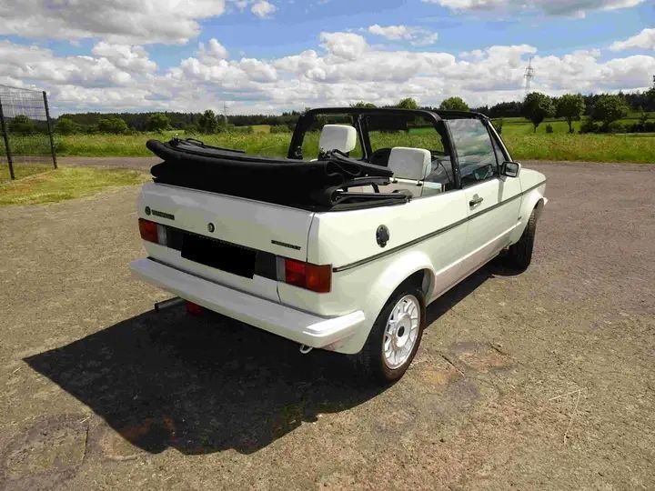 Volkswagen Golf Cabrio • 1987 • 251,000 km 12