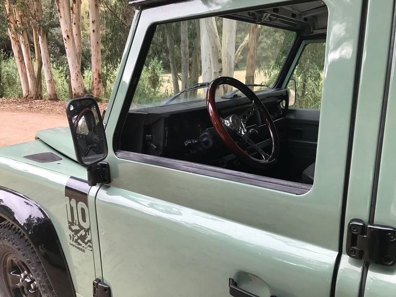 Land Rover Defender • 2001 • 124,000 km 9