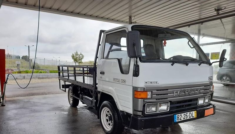 Toyota Dyna • 1999 • 98,000 km 1
