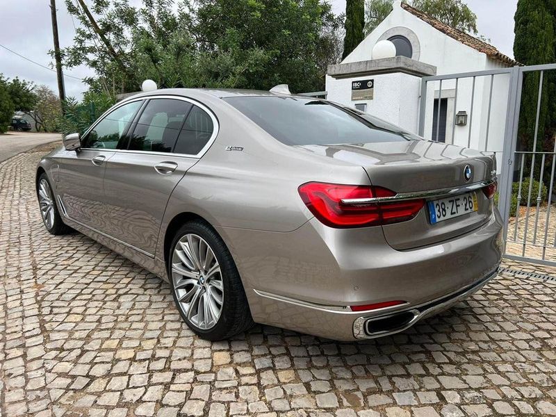BMW 7 Series • 2019 • 80,000 km 8