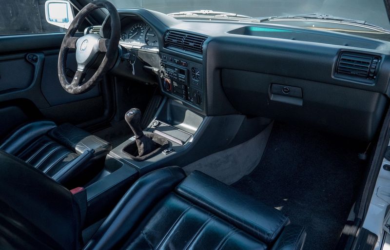 BMW 3 Series • 1990 • 176,000 km 1