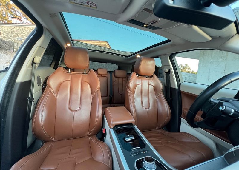 Land Rover Range Rover • 2014 • 120,000 km 4