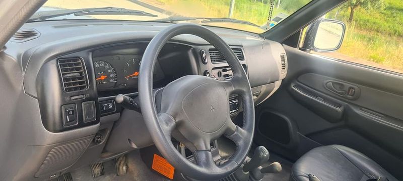 Mitsubishi L200 Pick up • 2000 • 80,000 km 6