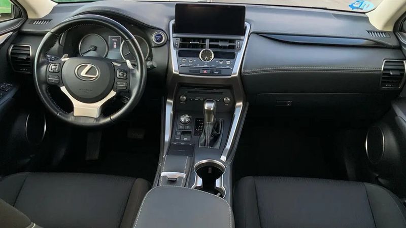 Lexus NX • 2018 • 82,052 km 13