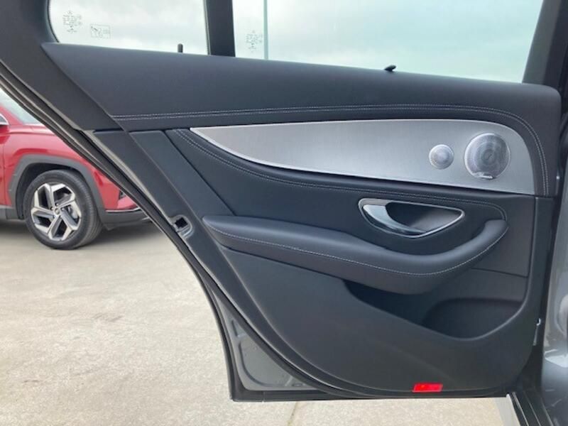 Mercedes-Benz E-Class • 2020 • 30,038 km 19