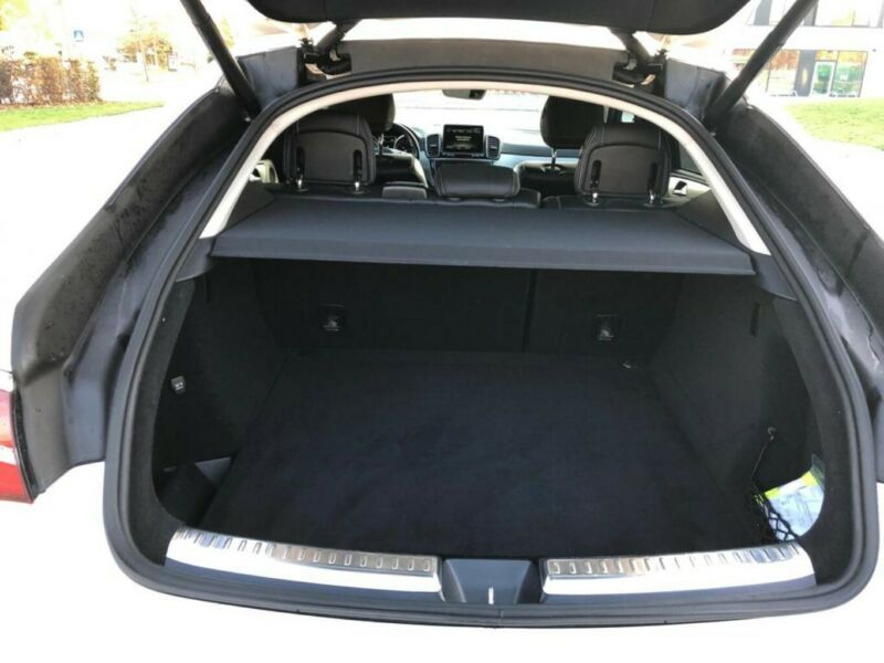 Mercedes-Benz GLE • 2015 • 193,000 km 5