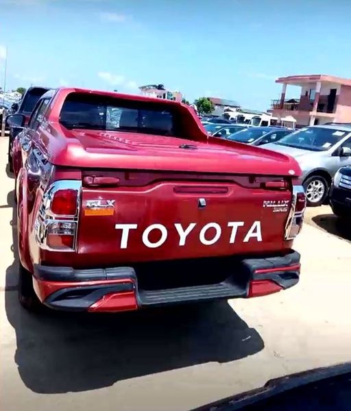 Toyota Hilux • 2020 • 36 km 2