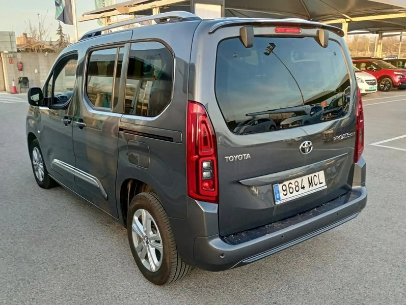 Toyota Prius • 2022 • 15,000 km 3