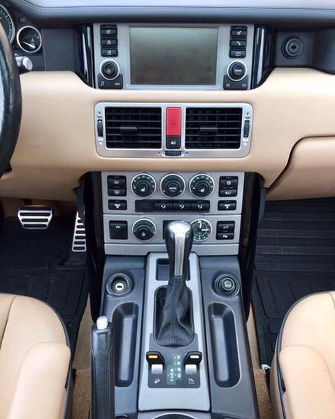 Land Rover Range Rover • 2006 • 190,000 km 4