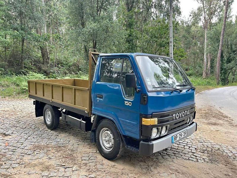 Toyota Dyna • 1987 • 257,000 km 1
