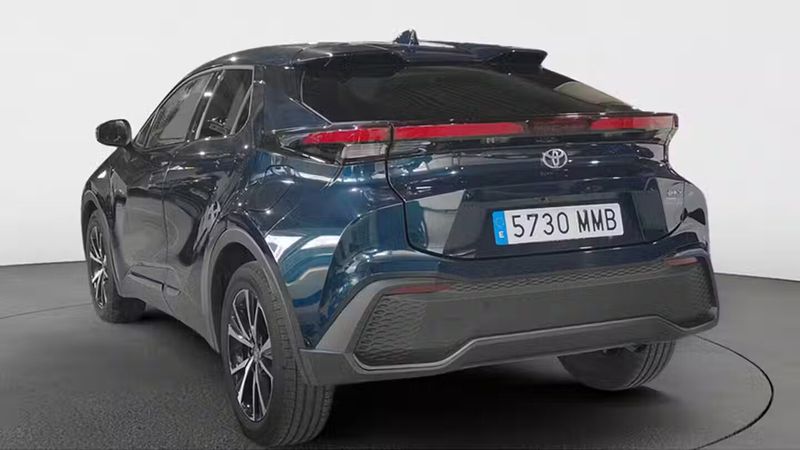 Toyota C-HR • 2023 • 9,461 km 2