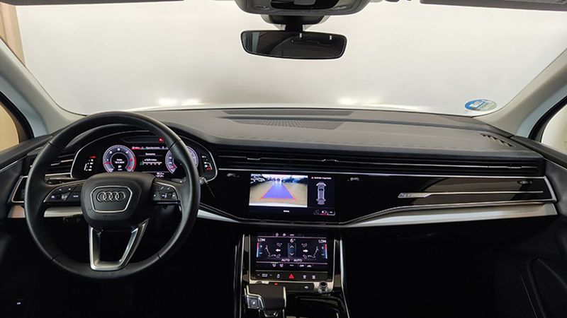 Audi Q7 • 2023 • 9,898 km 5